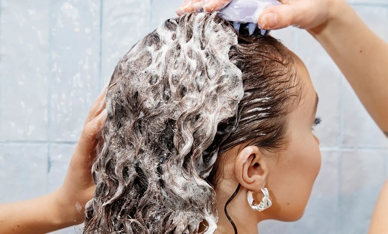 بهترین شامپو حجم دهنده موهای چرب